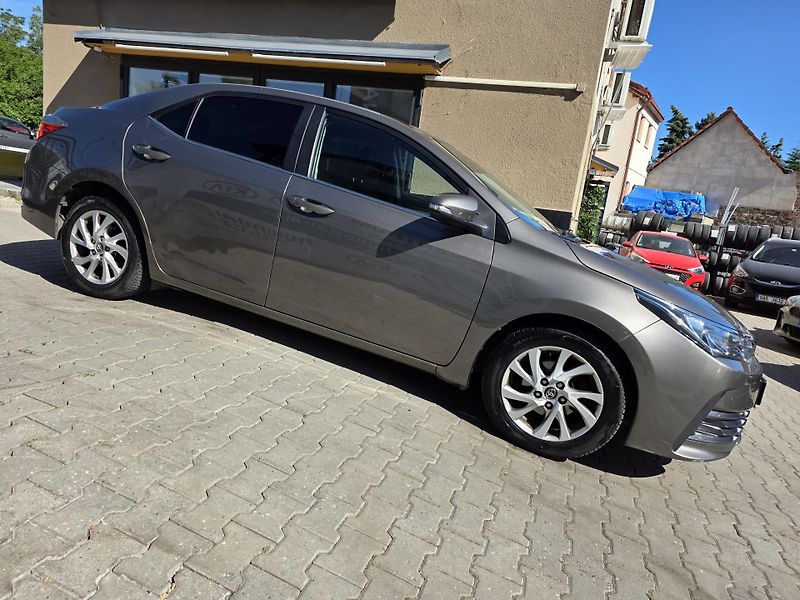 Toyota Corolla 1.6-AUTOMAT-NAVI-KAMERA - fotka 5 z 26