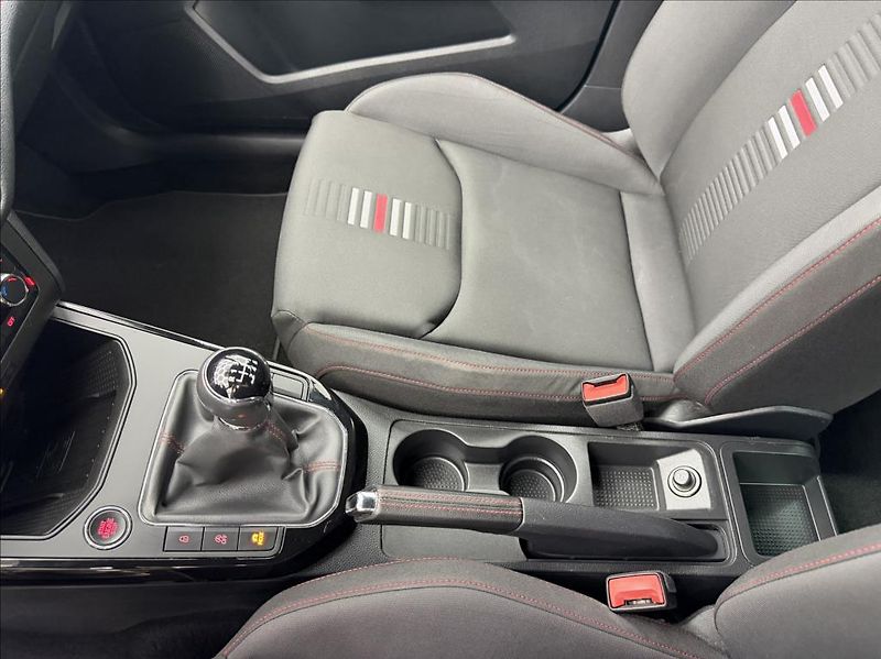 Seat Arona 1,0 i, FR Edition,tažné,temp. - fotka 22 z 34
