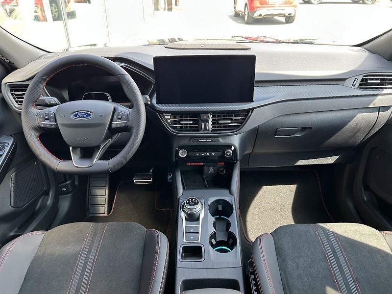 Ford Kuga ST-Line X 2.5 PHEV 178 kW - fotka 14 z 38