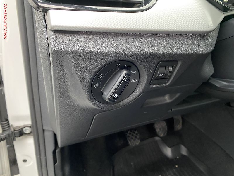 Škoda Scala (2021) 1.0 TSi, 2.maj,ČR, Ambition - fotka 15 z 18