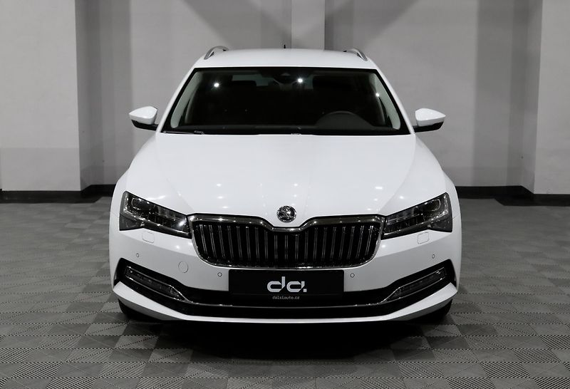 Škoda Superb 3 FL Combi 2.0 TDI 110 kW DSG - fotka 3 z 48