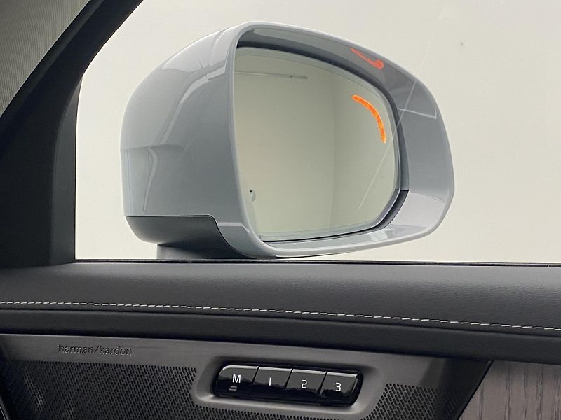Volvo XC90 (2026) B5 AWD AUT BRIGHT PLUS 7míst - fotka 31 z 55