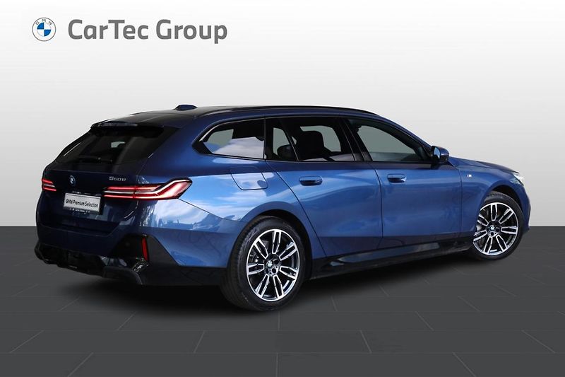 BMW Řada 5 550e xDrive Touring - fotka 3 z 32