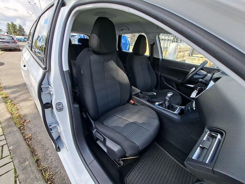 Peugeot 308 SW ACTIVE 1,2 PT M5 - fotka 15 z 23
