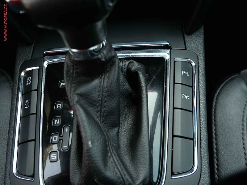 Škoda Superb (2011) 2.0TDi 4x4, ČR, DSG, navi - fotka 18 z 18