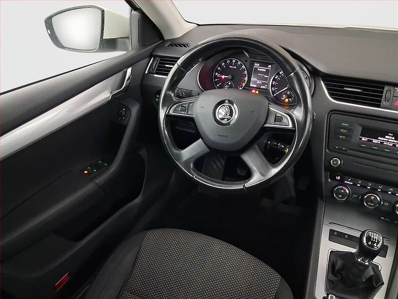 Škoda Octavia (2013) 2.0 TDI, 4X4, Tempomat - fotka 7 z 18