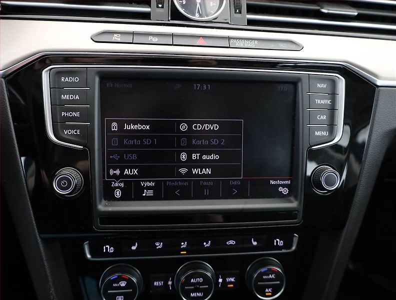 Volkswagen Passat (2015) Highline 2.0 TDI, Navi - fotka 12 z 19