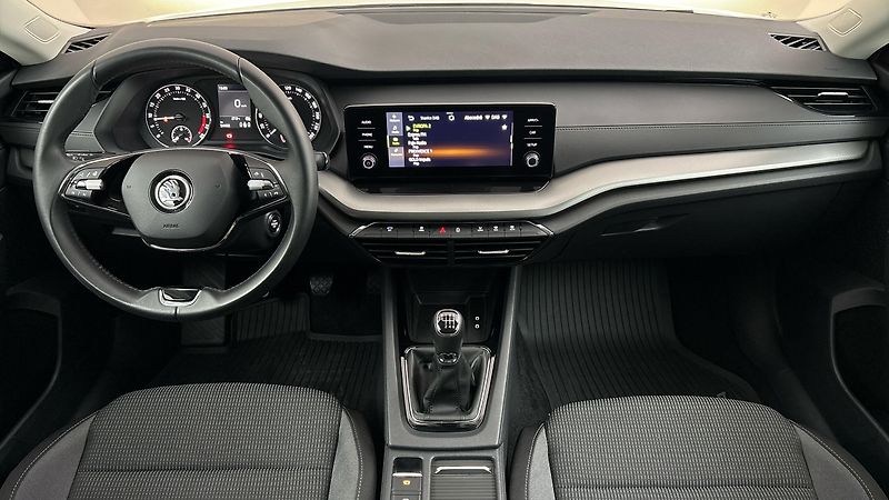 Škoda Octavia 2.0 TDI Ambition - fotka 8 z 25