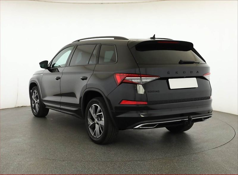 Škoda Kodiaq (2022) Sportline 1.5 TSI, digi klima - fotka 4 z 27