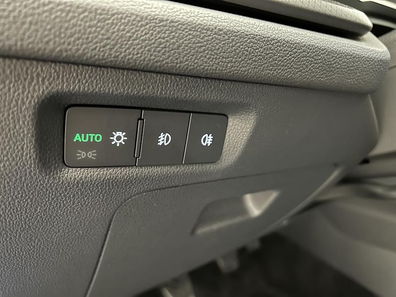 Škoda Octavia 2.0 TDI Ambition - fotka 9 z 25
