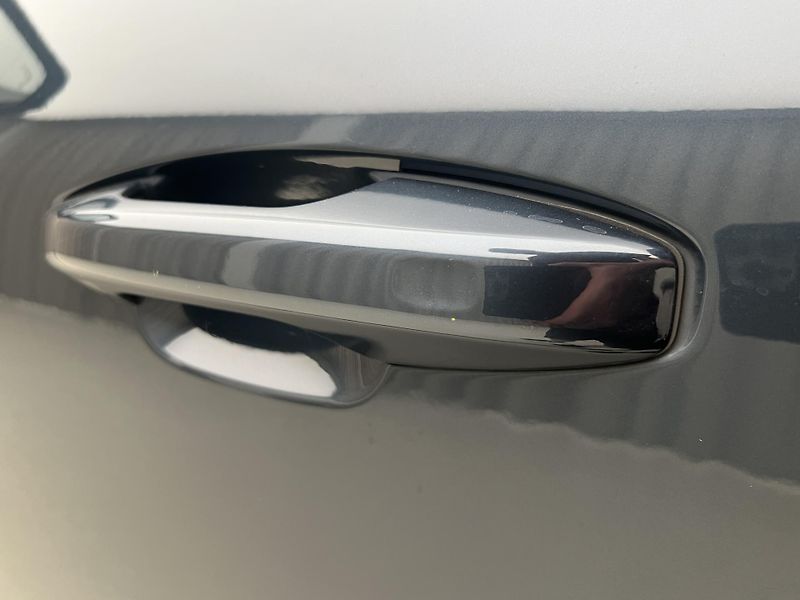 Volvo XC40 RECHARGE PRO AUT - fotka 15 z 44