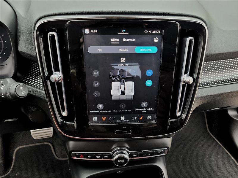 Volvo XC40 0,0 twin plus 300kw 78kWH 4x4 - fotka 32 z 49