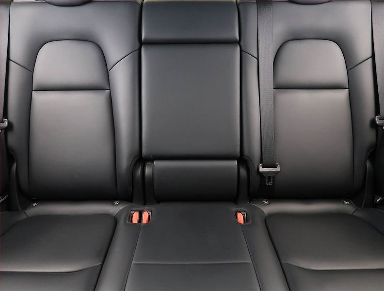 Tesla Model Y (2022) Long Range AWD 79kWh, SoH 91% - fotka 10 z 33