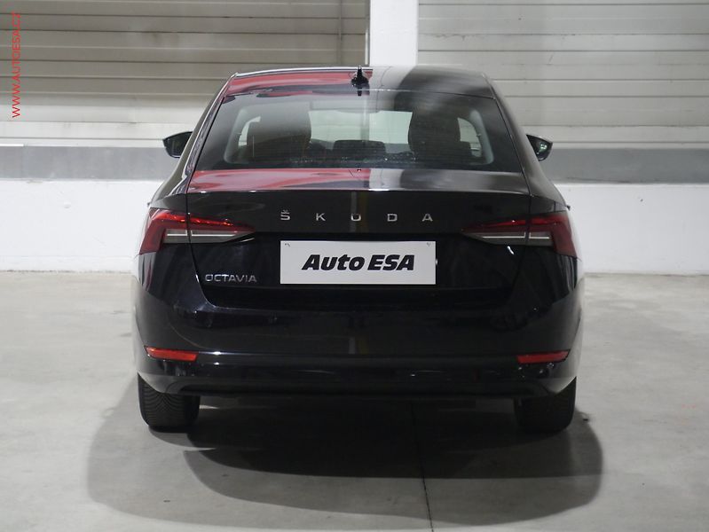 Škoda Octavia (2022) 2.0 TDi, ČR, Active - fotka 5 z 17