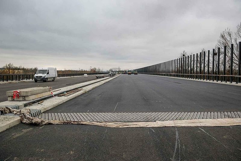 Fototermín v rámci ukázky postupu stavby dálnice D1 Říkovice–Přerov, 14. listopadu 2025, Přerov.