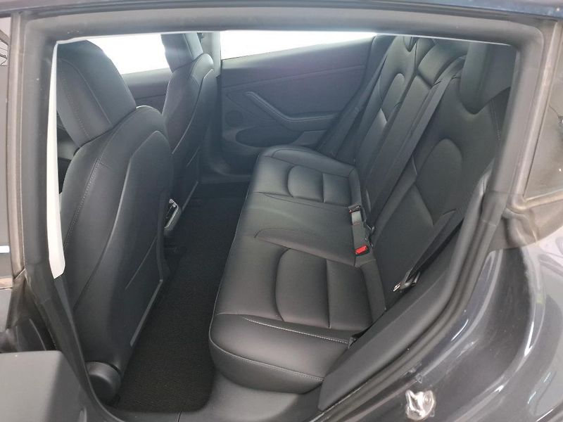 Tesla Model 3 RWD LED ACC       PŘIPRAVUJEME - fotka 7 z 10