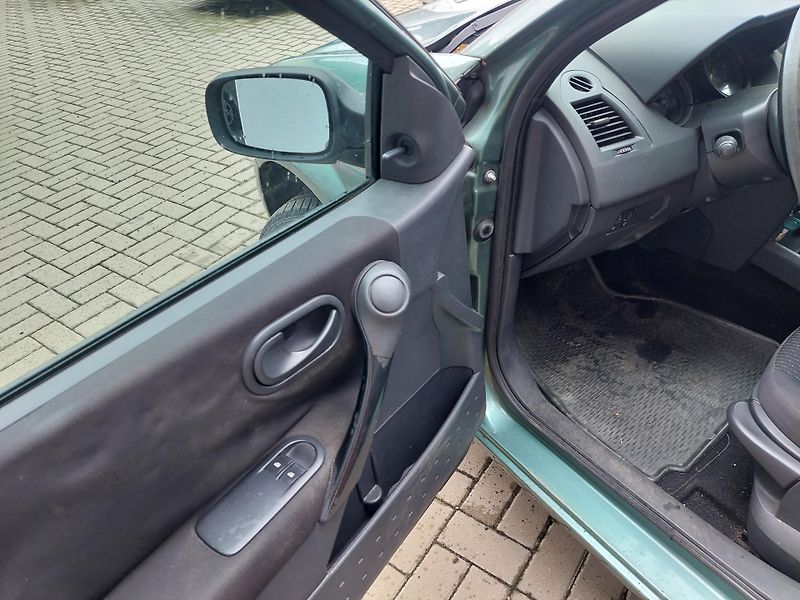 Renault Mégane (2005) II. 1.4i-16v - fotka 7 z 22