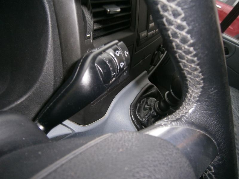 Ford Transit 2,2 TDCI KLIMA 9 MÍST - fotka 19 z 19