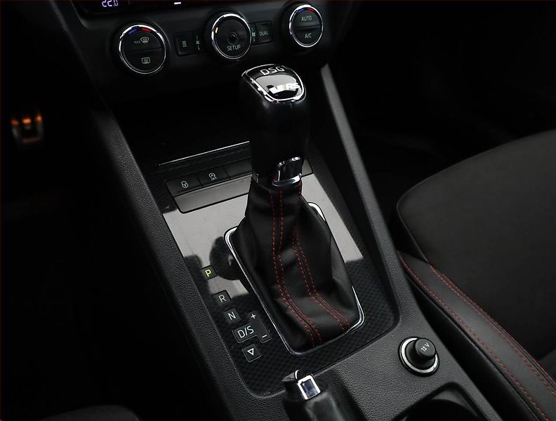 Škoda Octavia (2014) RS 2.0 TDI, Automat, Kůže - fotka 11 z 20