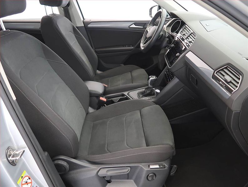 Volkswagen Tiguan (2021) Life 1.5 TSI, digi klima - fotka 9 z 24