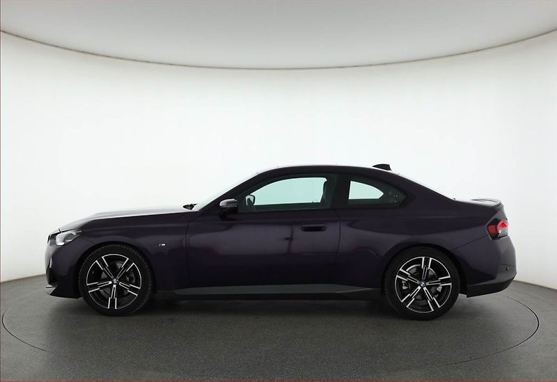 BMW Řada 2 (2022) 220 i - fotka 3 z 24