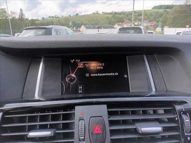 BMW X4 2,0 xDrive20d,MANUÁL,NAVI, - fotka 31 z 41