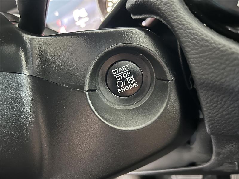Jeep Compass 2,0   M-Jet 103kW,4x4 - fotka 12 z 26