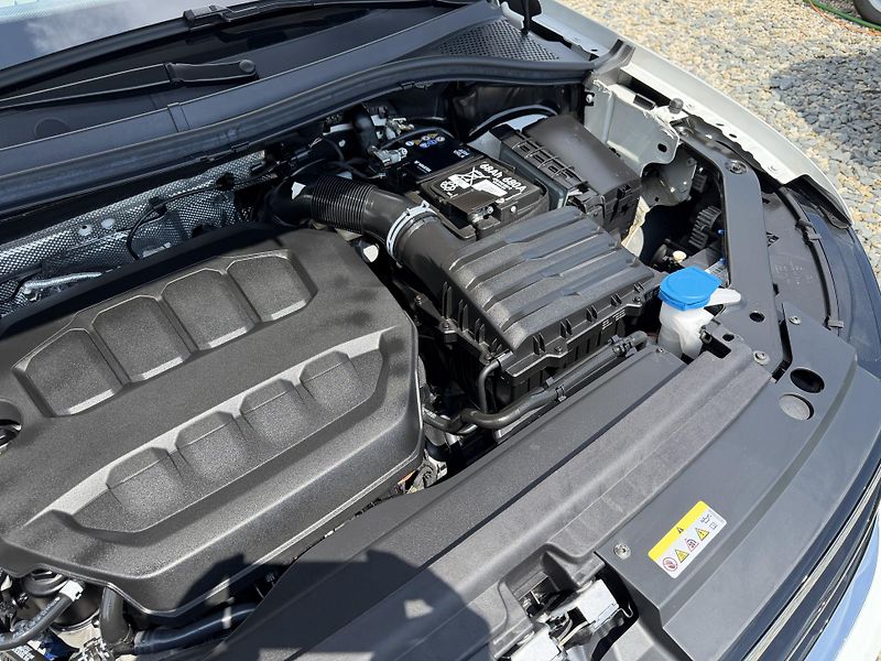 Volkswagen Tiguan R-Line 2,0 TSi/180kW 4x4 DSG - fotka 86 z 114