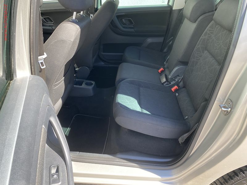 Škoda Roomster (2012) 1.6 TDi, Family, TZ - fotka 10 z 18
