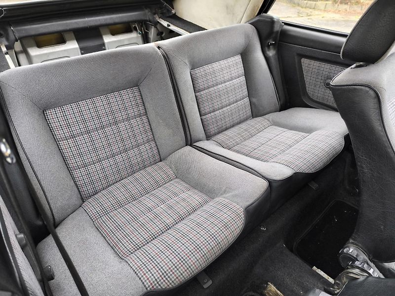 Volkswagen Golf (1982) PŮVODNÍ STAV,KOMPLETNÍ DOK. - fotka 23 z 50