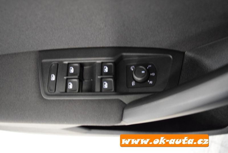 Volkswagen Tiguan 2.0 TDI LIFE DSG 2022 - fotka 34 z 50