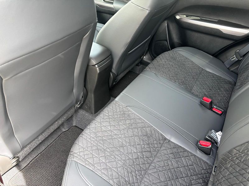 Suzuki Vitara 1,4 BoosterJet Elegance - fotka 23 z 26