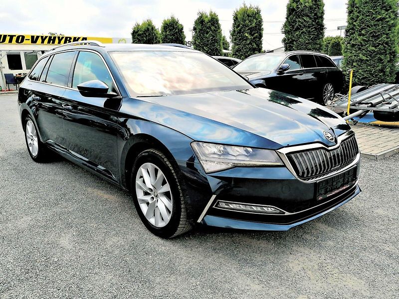 Škoda Superb (2022) IV 1.4 TSi PHEV 160kW - fotka 3 z 30