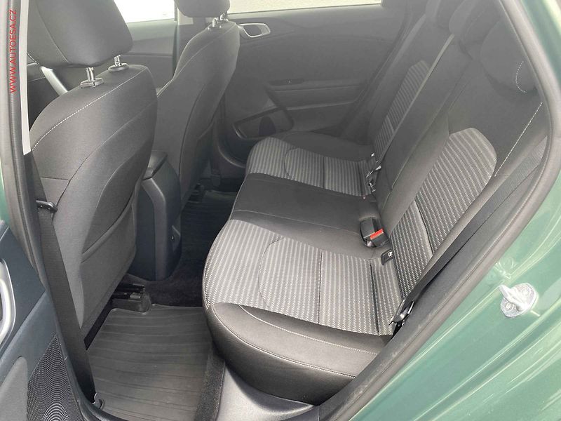 Kia Ceed (2023) 1.5 T-GDi SW, 1.maj,ČR, TOP - fotka 10 z 17