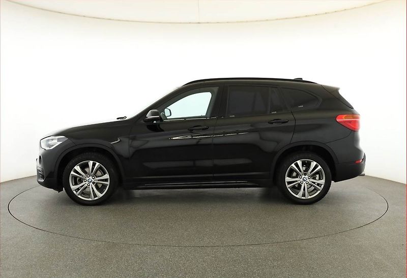 BMW X1 (2019) sDrive18i, Automat, Serv.kniha - fotka 3 z 20