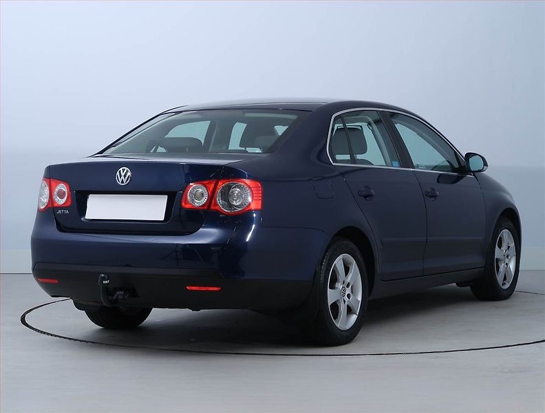 Volkswagen Jetta (2008) 1.6, Tempomat - fotka 5 z 15
