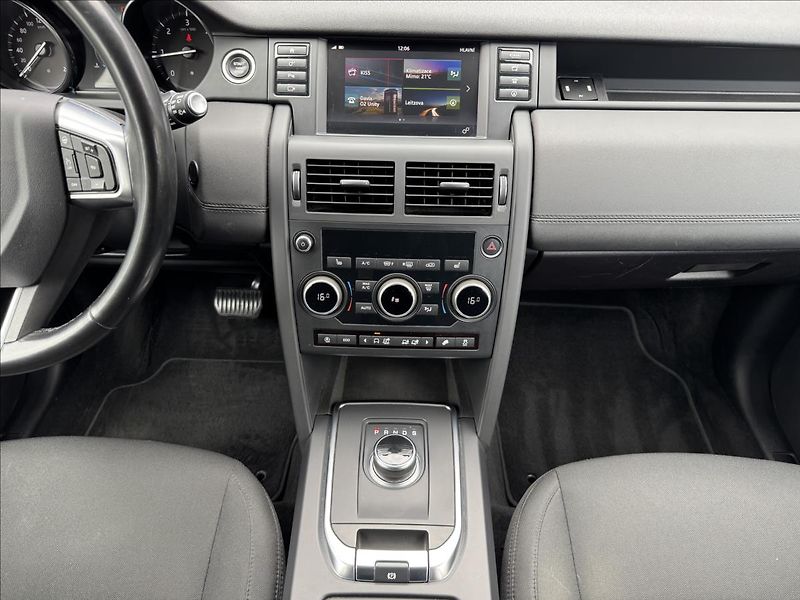 Land Rover Discovery Sport 2,0 TD4 150k Pure AWD AT - fotka 15 z 25