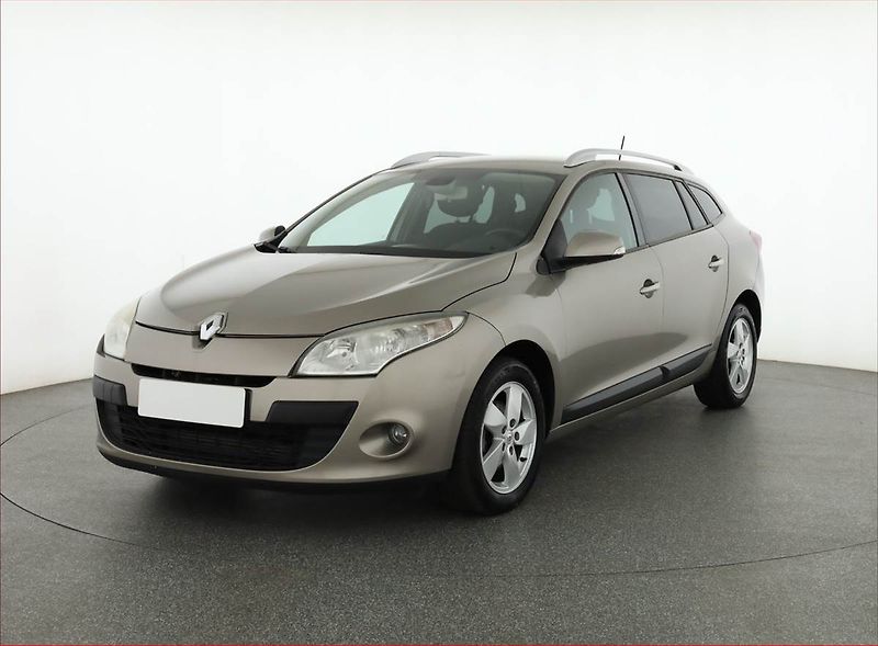 Renault Mégane (2010) 1.5 dCi, nová STK, Tažné - fotka 2 z 14