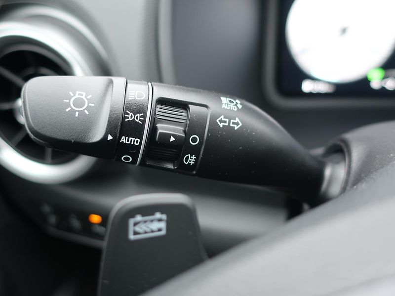 Hyundai Kona 65kWh-150KW POWER STYLE HEADUP - fotka 29 z 32