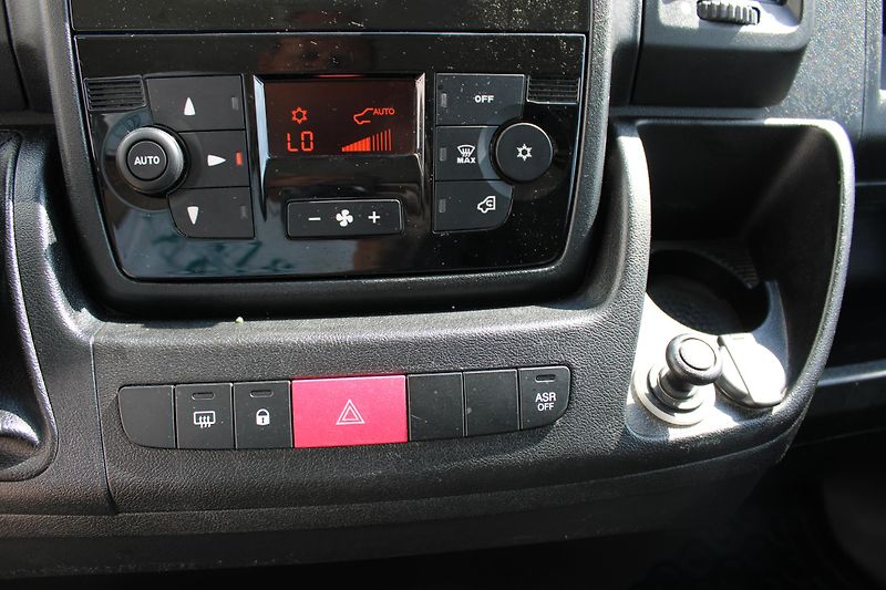 Fiat Ducato 2,3 JTD Maxi 7Míst+klima+webas - fotka 16 z 24