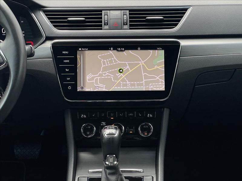 Škoda Superb 2,0 TDI 4x4 DSG Style TZ+DCC - fotka 12 z 23