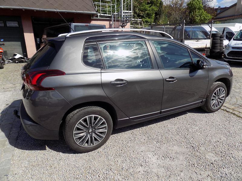 Peugeot 2008 1,2I 60 KW ACTIVE, TAŽNÉ, ČR - fotka 8 z 41