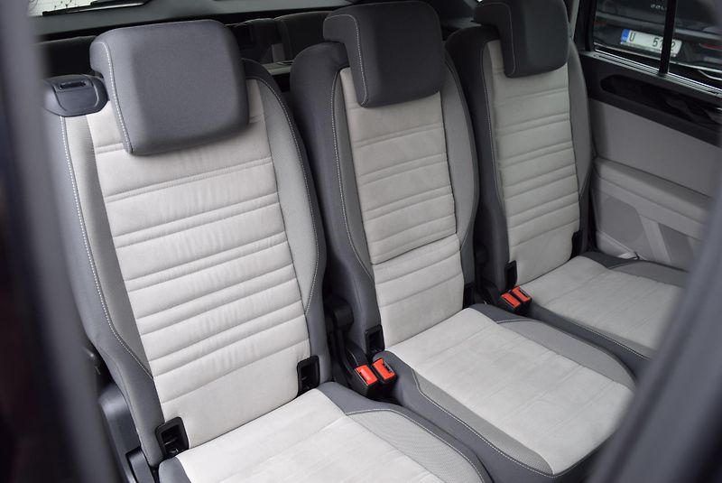 Volkswagen Touran (2017) 1.4TSI 110kw HIGHLINE 7M TAŽNÉ - fotka 48 z 50