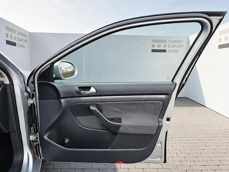 Volkswagen Golf 1.9 TDI 77kW,KLIMA,2x KOLA - fotka 19 z 33