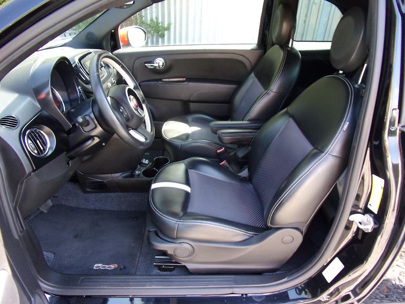 Fiat 500e (2016) 24kWh 83kW SYMPATICKÉ VYBAVENÉ - fotka 9 z 18