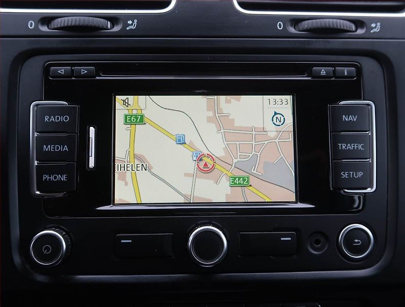 Volkswagen Golf (2012) 2.0 TDI, Automat, Navi - fotka 16 z 19