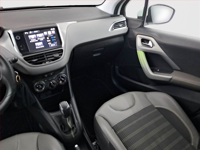 Peugeot 208 (2016) 1.0 VTi, Tempomat - fotka 8 z 15