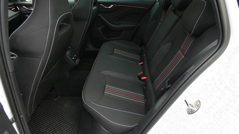 Škoda Scala TSI 85kW Monte Carlo DSG - fotka 20 z 24