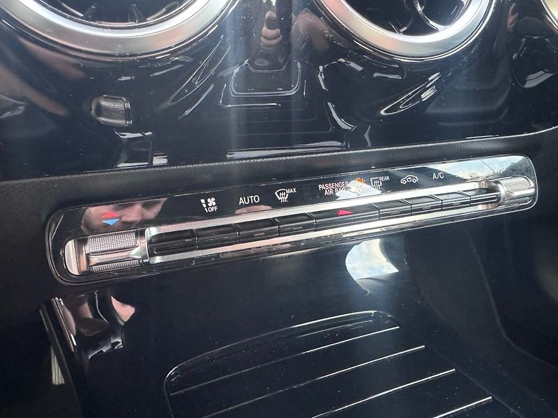 Mercedes-Benz Třídy A (2019) 180D 1,5 85 KW AUTOMAT SPORTB. - fotka 38 z 50