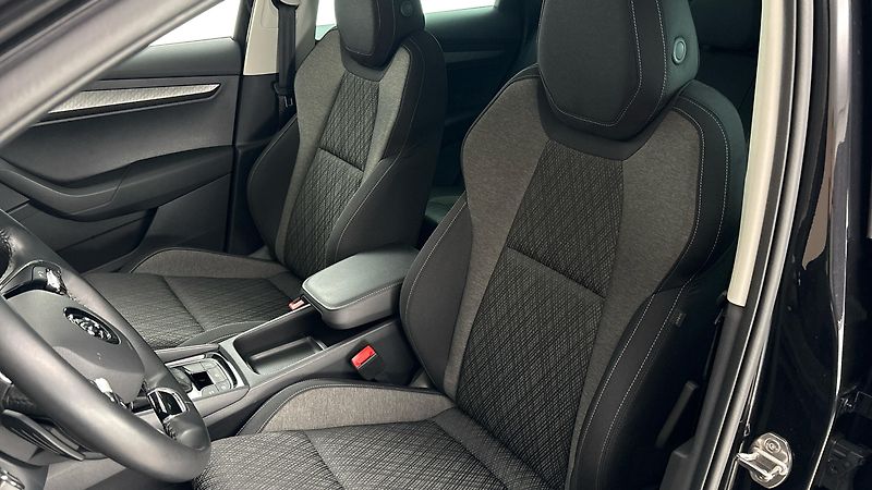 Škoda Karoq 1.5 TSI DSG Style - fotka 15 z 27